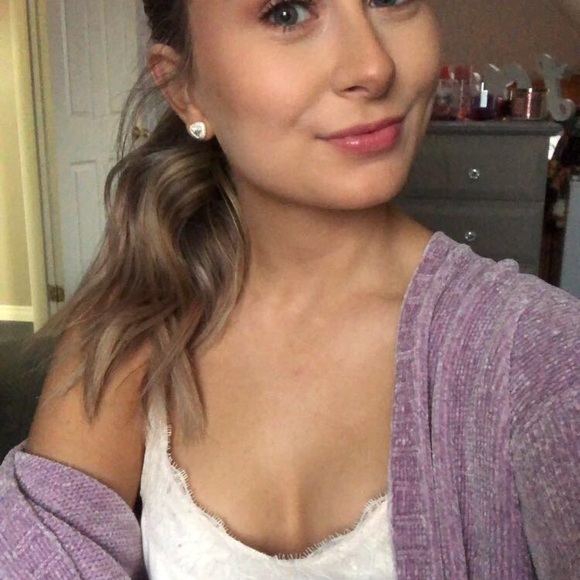 Meet your Posher, Nikki - Picture 3 of 6